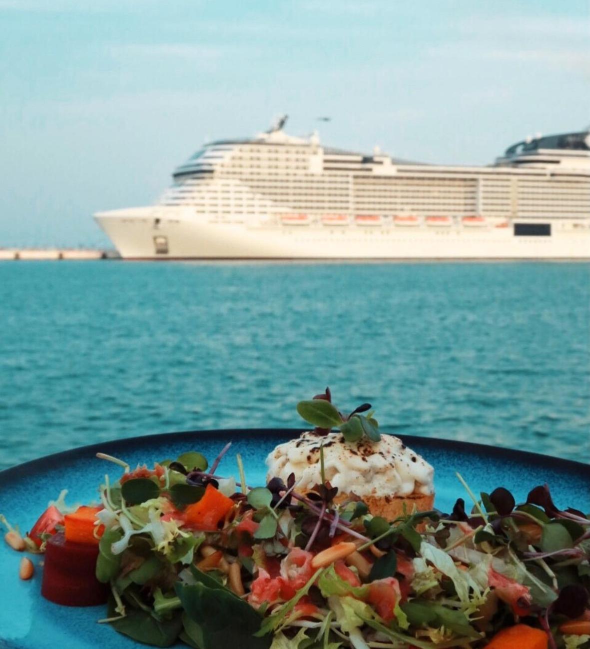 Mina Hotel And Residences By The Torch Doha Exterior foto A cruise ship in the port of Limassol